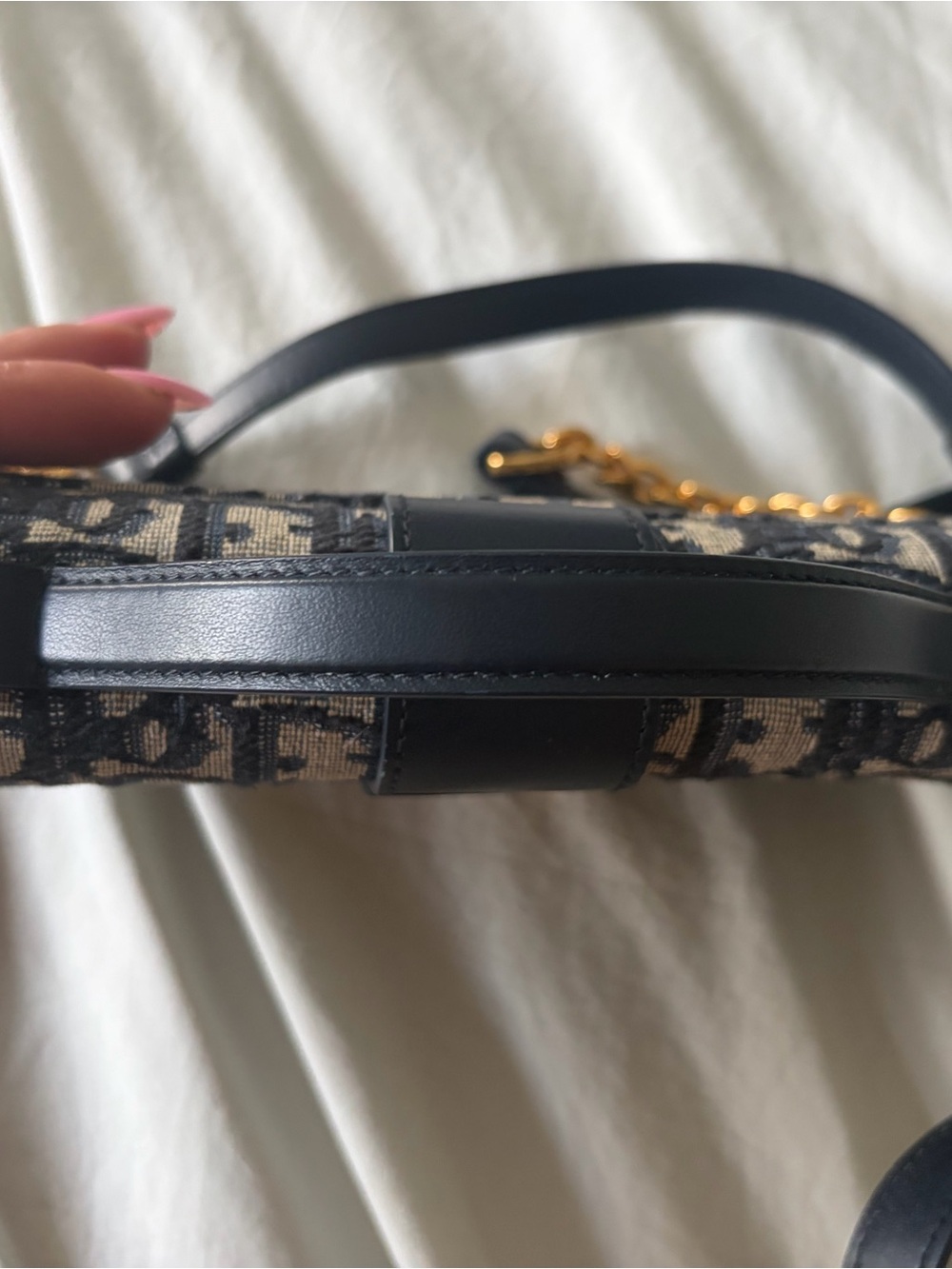 Dior Navy and Beige Oblique Montaigne Crossbody Bag with Gold Hardware - Picture 6 of 10